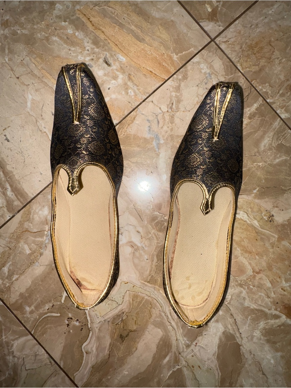 Punjabi wedding shoes size 10/41